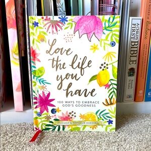 ✨NWT Love The Life You Have Devotional💛